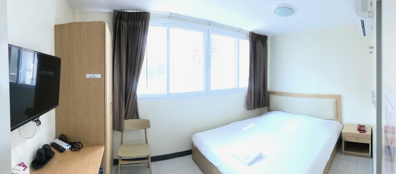 Nana Best Inn Bangkok Bagian luar foto