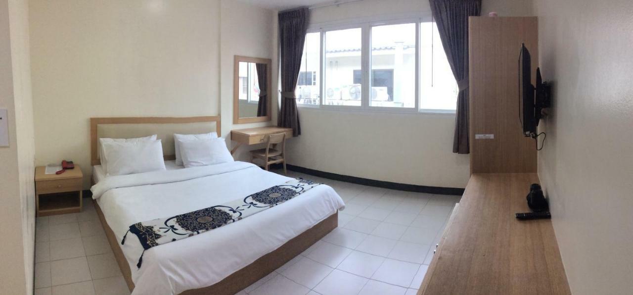 Nana Best Inn Bangkok Bagian luar foto