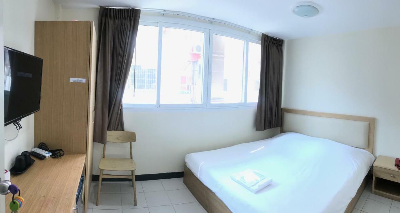 Nana Best Inn Bangkok Bagian luar foto